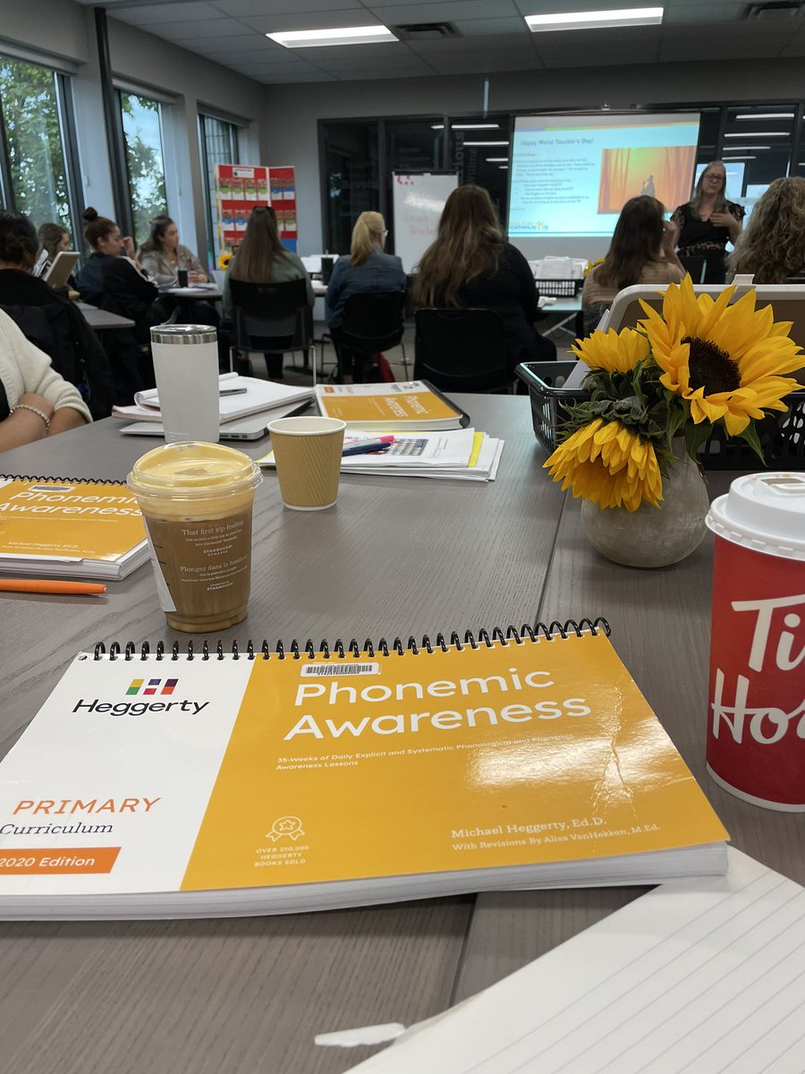 MrsWhaley_'s tweet photo. #Thankful for this opportunity to learn more about #ReadingInstruction and #TheScienceofReading with @HCDSB! Looking forward to incorporating these new practices and tools into my #GradeOne classroom this year. 💭👩🏻‍🏫📚 @HCDSB #HCDSBLearns #HCDSBLiteracy https://t.co/DdKlmQbImI
