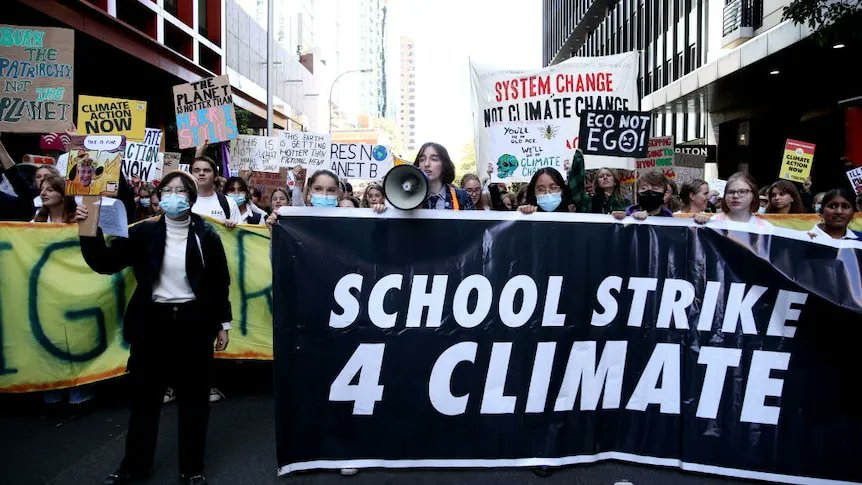 CleanBanyule's tweet image. Climate scientist Joëlle Gergis understands the anxiety young people face but wants to assure them they are not alone in caring for the planet. 

buff.ly/3r2SjMz