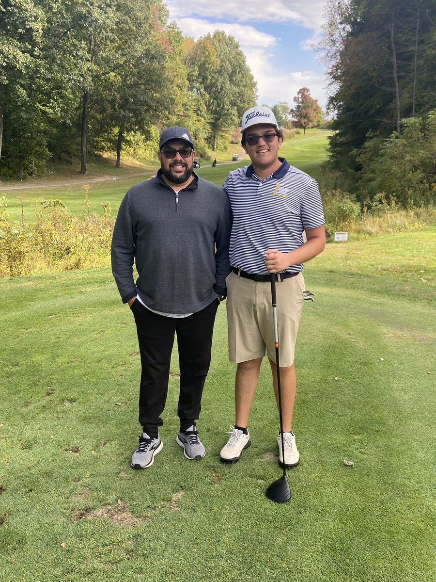 coachtruex's tweet photo. The 4th matchup of the night had @josiahmitchelll from Team Cohen against @ZaneBrengman from Team Senften! Josiah’s Dad Richard was on the bag for him and Zane’s Dad Jason was on the bag for him! #GalesGolf #ParTeeTime https://t.co/2GFcP6pZI4