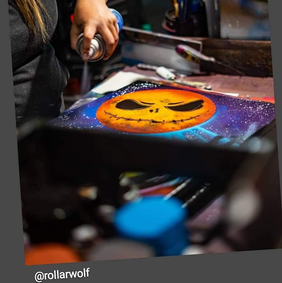 cutiepizzle's tweet photo. #TBThursday... back to last year when I was preforming live street spray art in the heart of downtow #sanantonio!
Got those #Halloweenvibes...let's goo!
#nfts #nftcommunity #tbt #sprayartist #spraypaint #nightmarebeforechristmas #jackskellington #liveart #streetart https://t.co/1hYKbwlymY