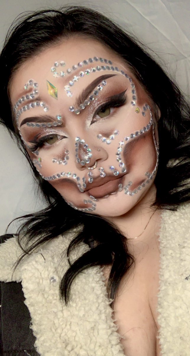 thealienellie's tweet photo. Oct 6: Skull 💀✨ // This was a look that took aloooot of patience, but was very happy with the turn out, I hope you all like this look as much as I do! #mua #halloweenmakeup #artist #skull #spooky #glamoween https://t.co/Yf3EGtKvJP