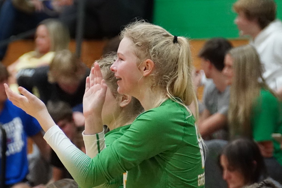 EastoftheBend's tweet image. 🚨NC takes the second set✅

NC: 25
U: 10

Let’s goooo greenwave!!🤪

#eastofthebend #sportsmedia #newarkcatholic #girlsvolleyball