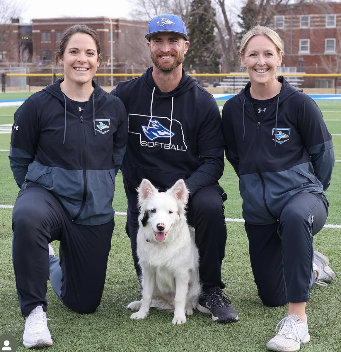 UNKSoftball's tweet photo. Happy #NationalCoachesDay!!

Go Lopers! 🐶🤘 https://t.co/usmcUAsL21