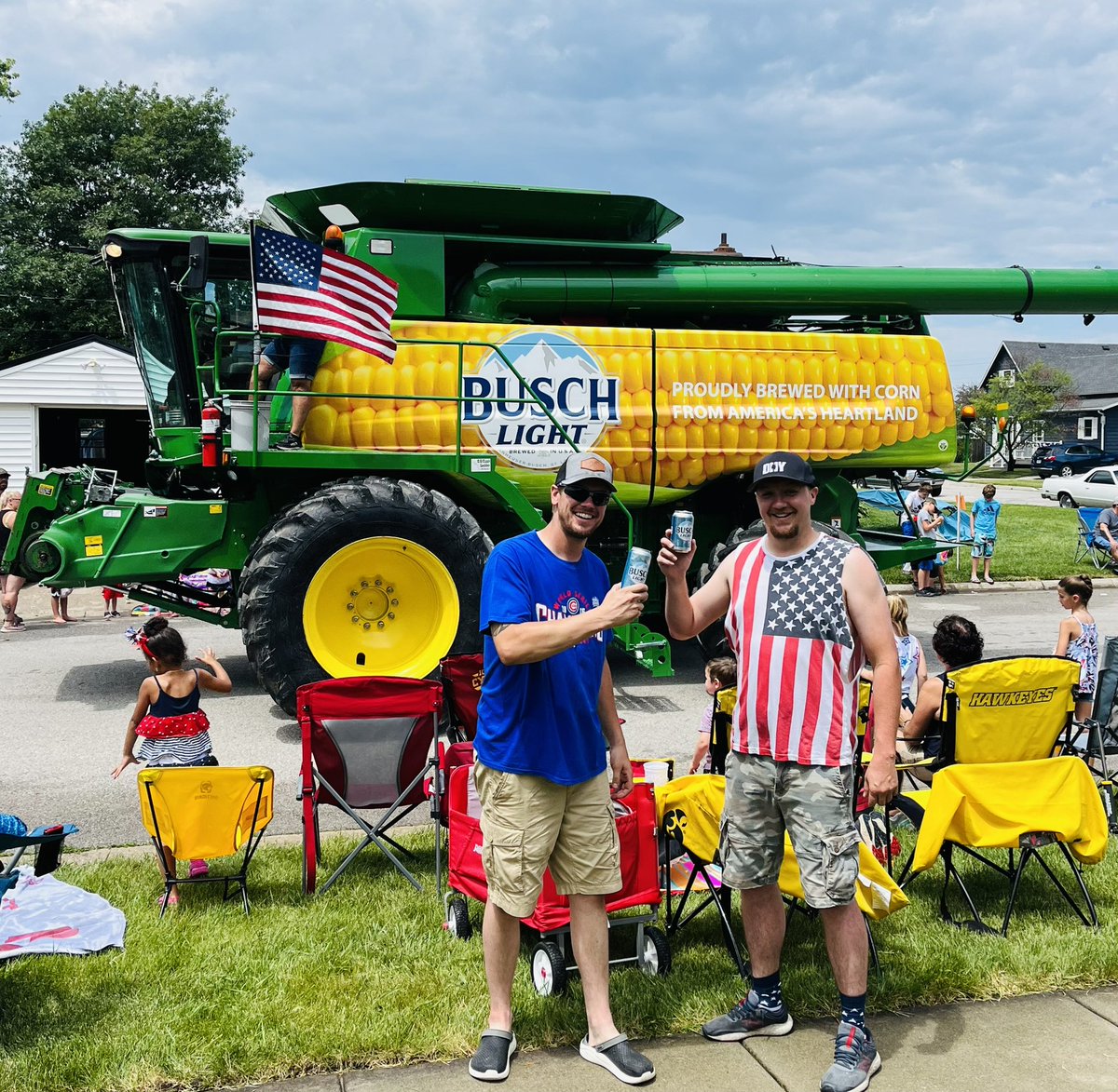 MikePorth's tweet photo. @geralddowney @eburnsthompson @CycloneFB @BuschBeer Gerald we can get a photo opp with this combine close Ames as theyβre harvesting corn if @BuschLightBeer is open to having you come visit! You know #CyclONEnation loves their #buschlightbeer We have OU coming to town Oct 29th! Just saying! https://t.co/KxymENOcKg