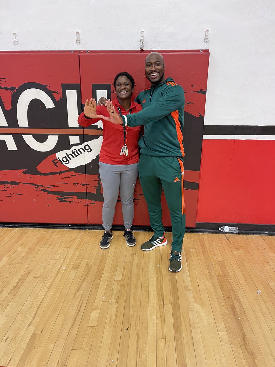 Vero Beach High School Girls Basketball tweet media