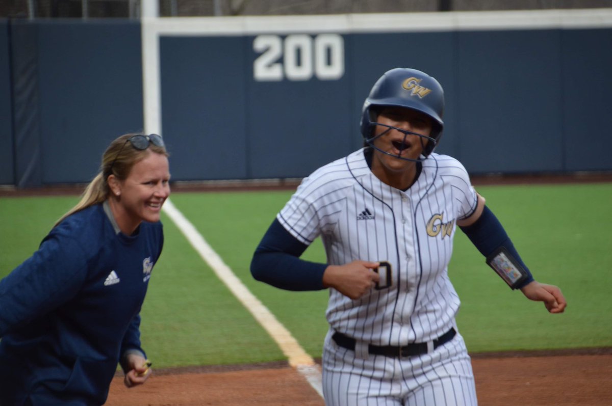GW_Softball's tweet photo. 𝙃𝙖𝙥𝙥𝙮 𝙉𝙖𝙩𝙞𝙤𝙣𝙖𝙡 𝘾𝙤𝙖𝙘𝙝𝙚𝙨 𝘿𝙖𝙮!! 
Celebrating these four incredible people and everything they do for our student-athletes. 💙💛
#NationalCoachesDay | #RaiseHigh https://t.co/DhZVCeGSEY