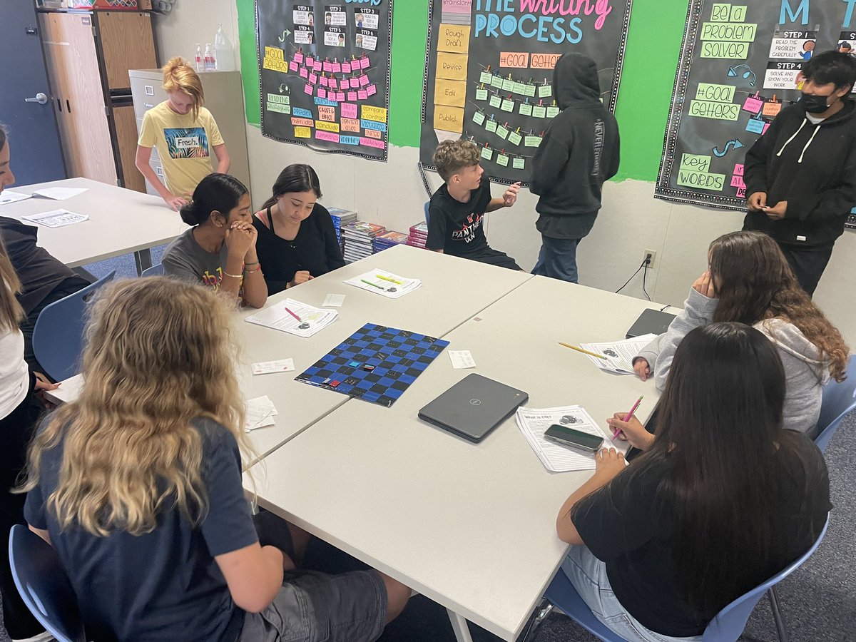 Students teaching students! Students from <a href="/KimKriedeman/">Kim Kriedeman (she,her)</a> VR class came to my classroom today to teach my students all about VR! So fun! <a href="/VIDASHARKS/">VIDA (6-8 Magnet)</a>