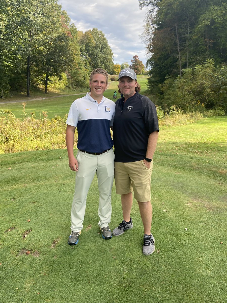 coachtruex's tweet photo. The Final matchup of the night was our Captains @p_cohen14 against @RileySenften! Parker’s friend Evan would be on the bag for him and Riley’s Dad Dave would be on the bag for him! #GalesGolf #ParTeeTime https://t.co/UhX7gULx1H
