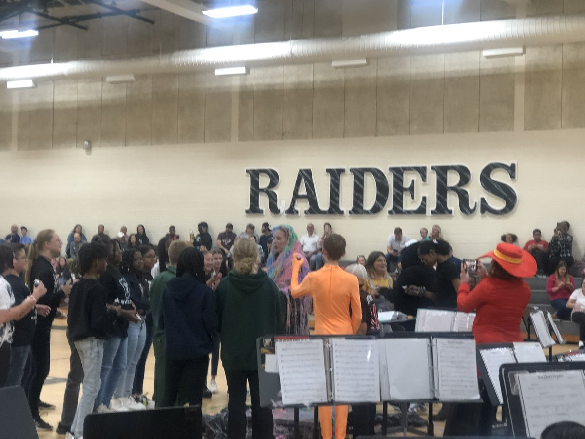 epmsraiders's tweet photo. What an amazing band concert our students put on tonight! If you were impressed just wait until you hear the progress they will make by the spring. Kudos to Ms. Thomas, on a job well done with such a large group of students! #pcsdcreate #pcsdsuccess #finearts @katiepcsd https://t.co/t9bLFy1zNA