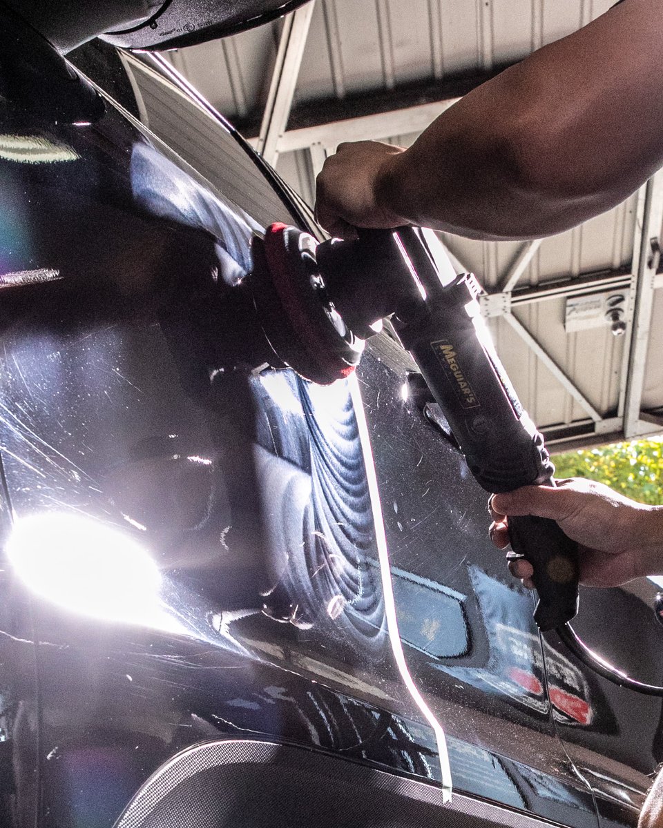 Meguiars's tweet photo. Ready to quickly remove defects &amp; reveal the shine, gloss &amp; paint clarity?! Of course you are! 👊 ✨ 
M110 Ultra Pro Speed Compound &amp; M210 Ultra Pro Finishing Polish!

#meguiars #compound #procompound #mirrorglaze #prodetailing #prodetailingproducts https://t.co/L1JkYkx3iN