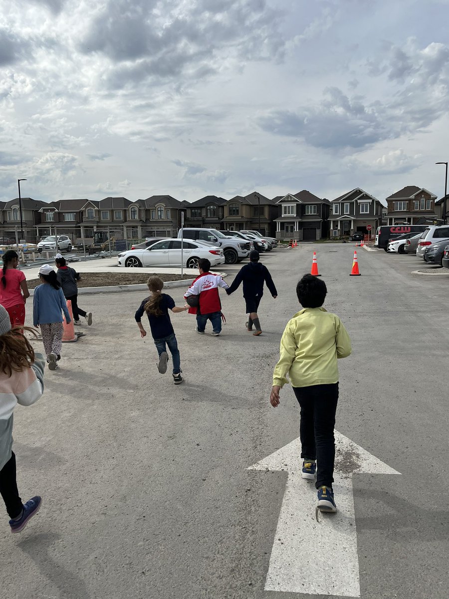 kismet611's tweet photo. Terry Fox #RunWalkandRoll @RSP_HDSB today! We had a great time for a great cause! https://t.co/TlnWg85oFK