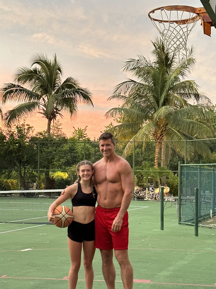 GraceScharlach's tweet photo. Baskets by the beach! #vacation #basketball โค๏ธ๐โ๏ธ๐ #alwayshooping https://t.co/tHsCXiL5zG