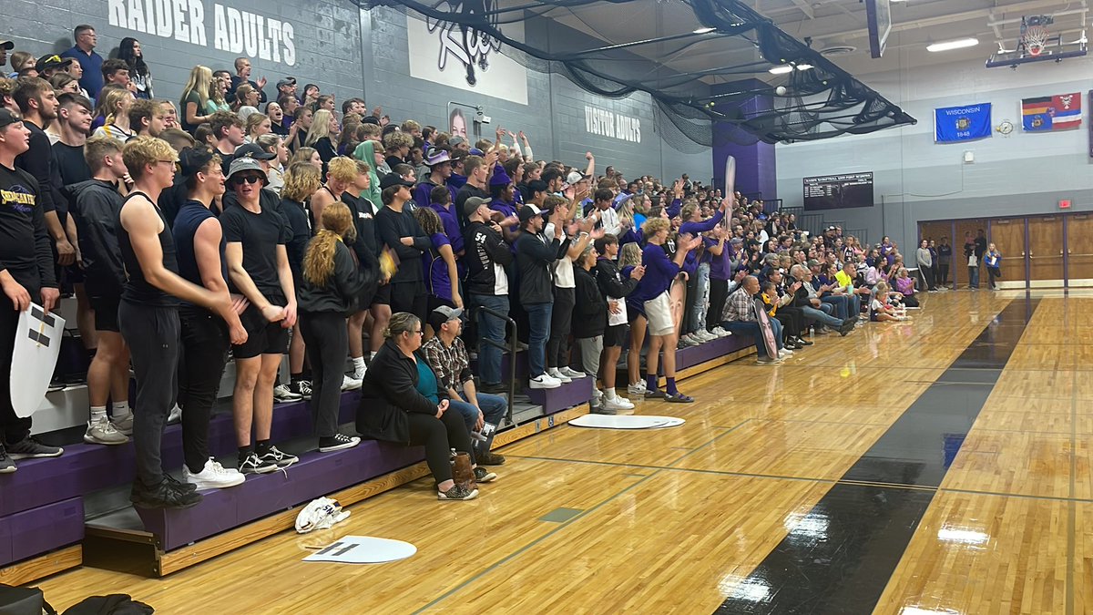 KielHSRaiders's tweet photo. Great crowd! Lots of energy!
#RaiderPride #studentsectionsrock https://t.co/kITGFk9hZ4