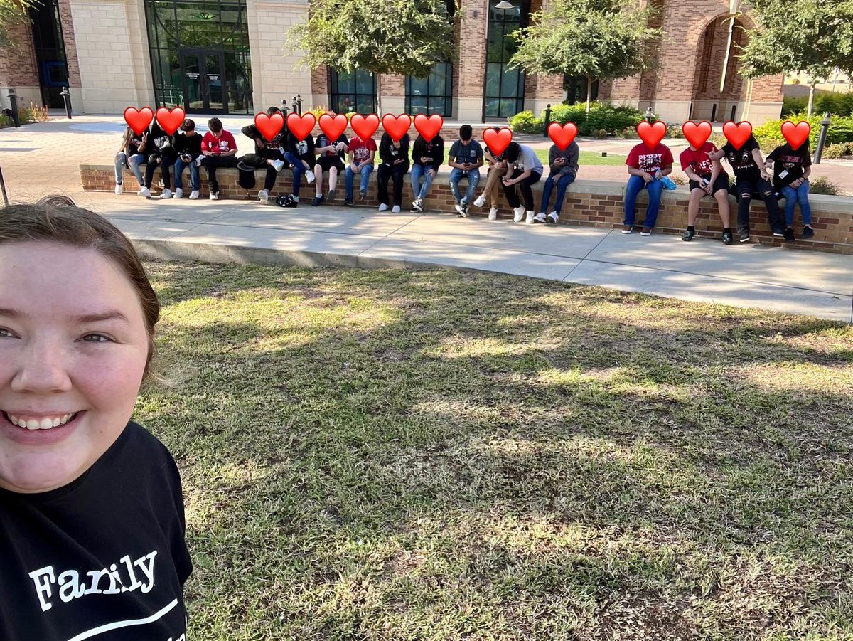 MsMacedoClass's tweet image. took our @avid4college sixth graders to @unt today! we came, we saw, we drank all the sprite and ate all the pizza. 😂🦅❤️ #ThisIsAVID #watchussoar #EaglesRising @DeWitt_Perry @coachhyde79