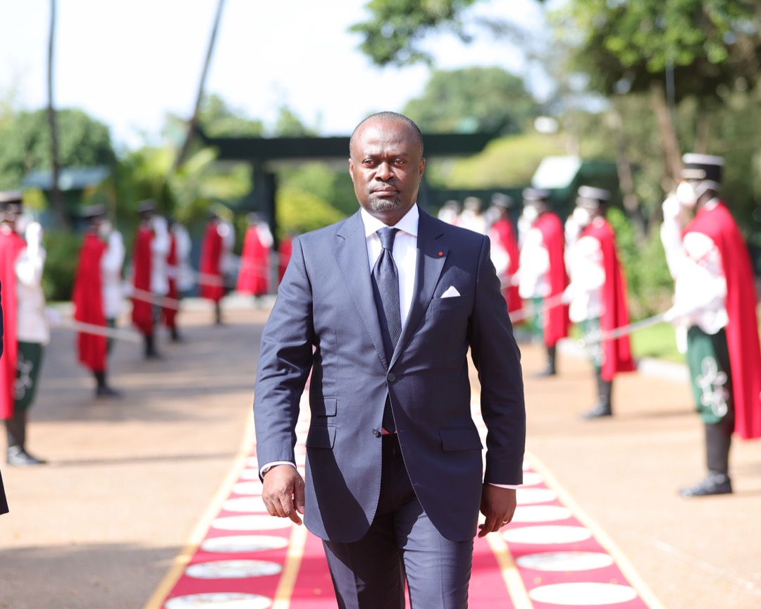 PresidenceTg's tweet photo. Le Président de la République @FEGnassingbe a reçu, ce jeudi 06 octobre 2022, les lettres de créance du nouvel ambassadeur de Côte d’Ivoire, Moriko Tiémoko.

➡️ https://t.co/dhINOBmI4L https://t.co/Q9ZhGYKWn0
