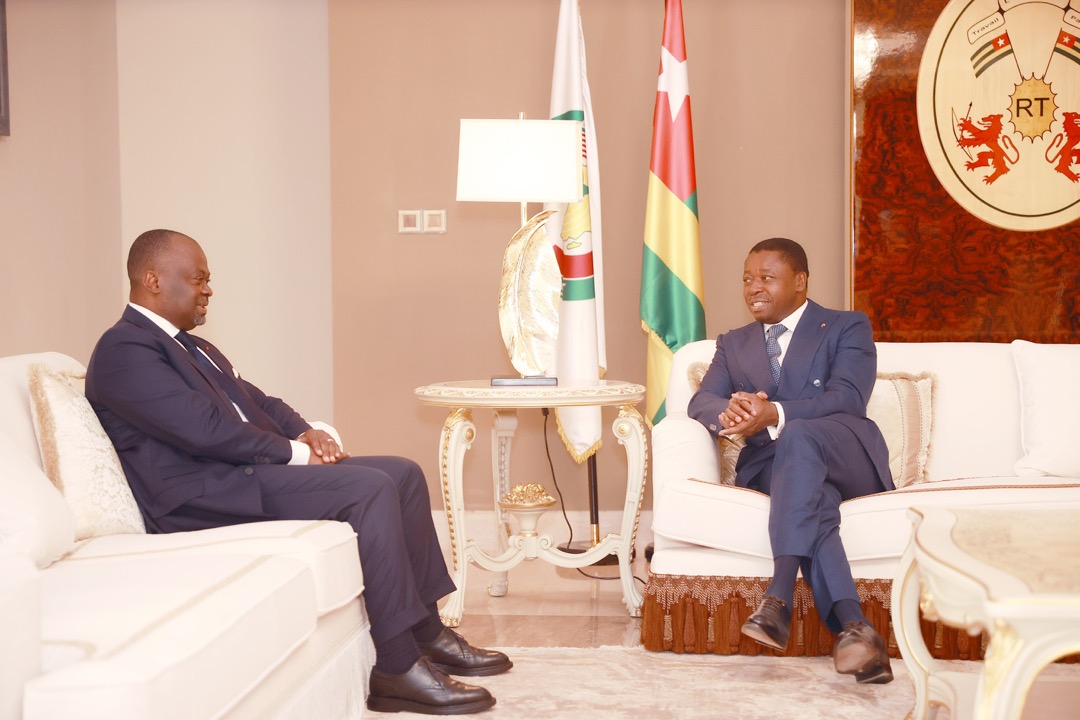 PresidenceTg's tweet photo. Le Président de la République @FEGnassingbe a reçu, ce jeudi 06 octobre 2022, les lettres de créance du nouvel ambassadeur de Côte d’Ivoire, Moriko Tiémoko.

➡️ https://t.co/dhINOBmI4L https://t.co/Q9ZhGYKWn0