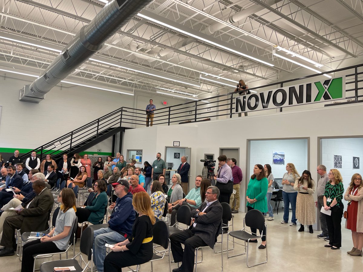 NovonixBattery's tweet photo. Tonight we celebrated the opening of the #NOVONIX Institute of Advanced Battery Technology with @hamcoschools. This program provides career-focused learning that gives students the skills and knowledge they need to succeed in STEM innovation fields. 

cc: @MayorTimKelly https://t.co/53549eG0sA