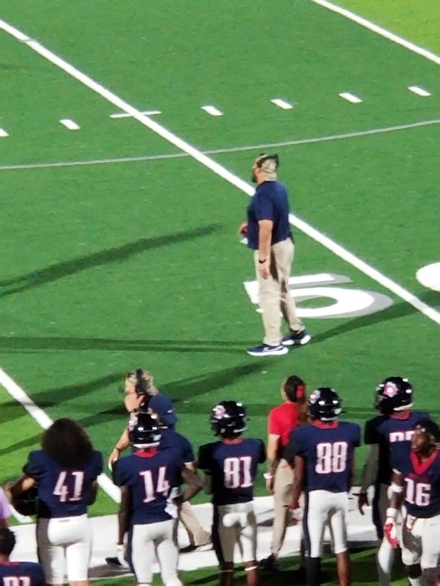 daisy15512002's tweet photo. Happy National Coaches Day!
Your a great Coach! 
@CoachGarcia51 https://t.co/i7lzecAwrv
