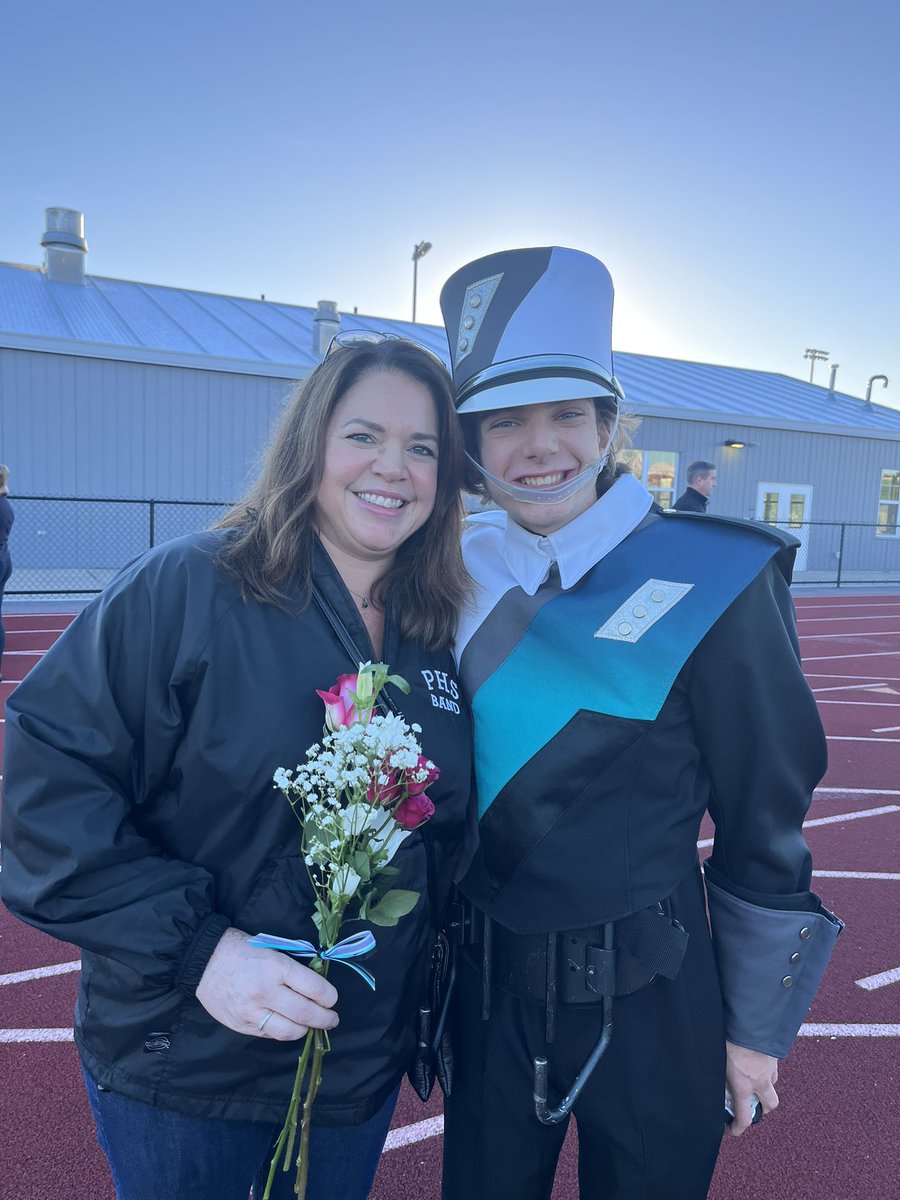 FrancisYellow's tweet photo. Senior night! 😄🎶🥁It’s been a long run! 💛Our son has been a part of the marching band since he was in 7th grade! 😳👏🏻 https://t.co/3p5HSztB1H