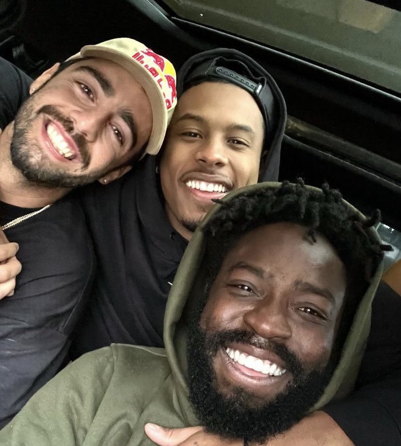 CentralPaulo2's tweet photo. Pra vida toda! 📸 #TeamPA #TeamDG #TeamScooby #PedroScooby #Douglas #PauloAndre https://t.co/thKRLg39LW