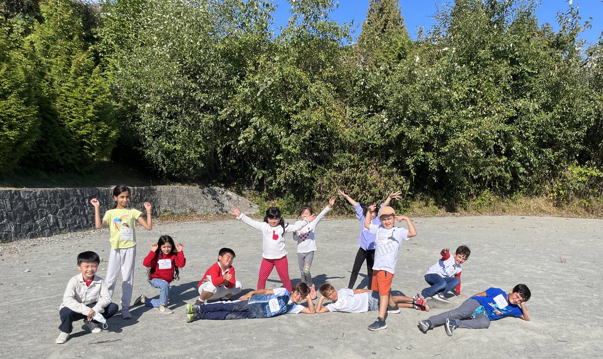 MsSpicerteaches's tweet photo. The first part of the school year has been a wonderful whirlwind as our class and school community comes together again for another awesome year 🍂🍁 https://t.co/t60UYWxZUI