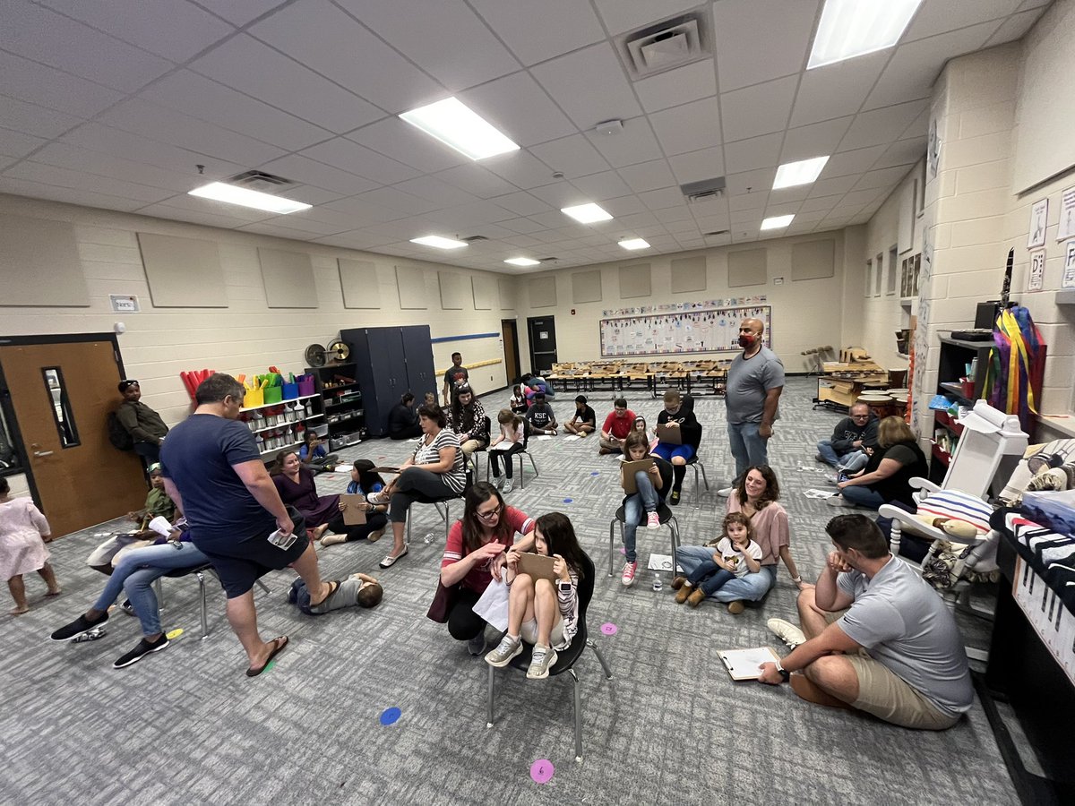 KSEMusic's tweet photo. @KSpringsLions 1st Annual Writing Night was a huge hit. The Song Writing room was full the entire night! @CobbPerforms @CobbSchools @LilyKDenny5th @LizVarenas https://t.co/oIkr4Z4XhE
