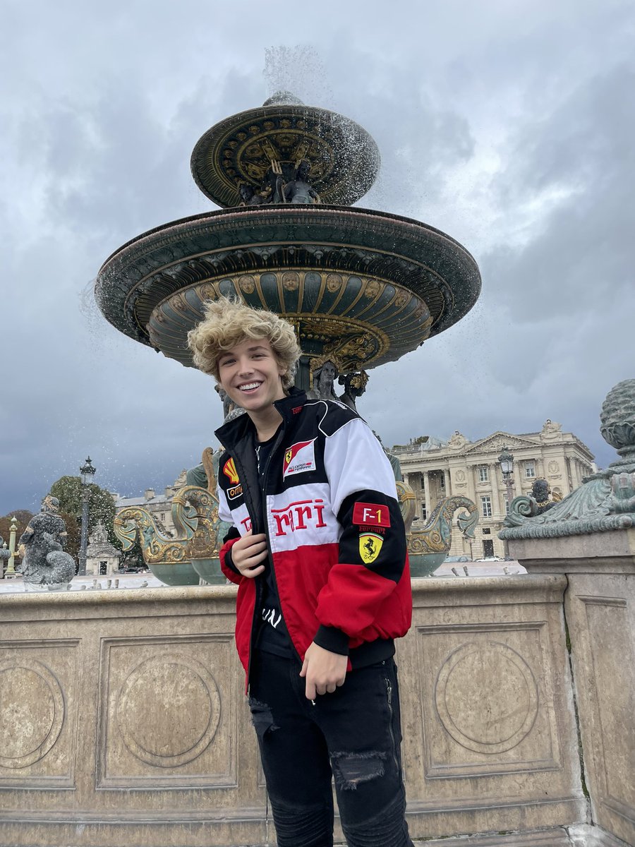 I saw Paris, you guys!