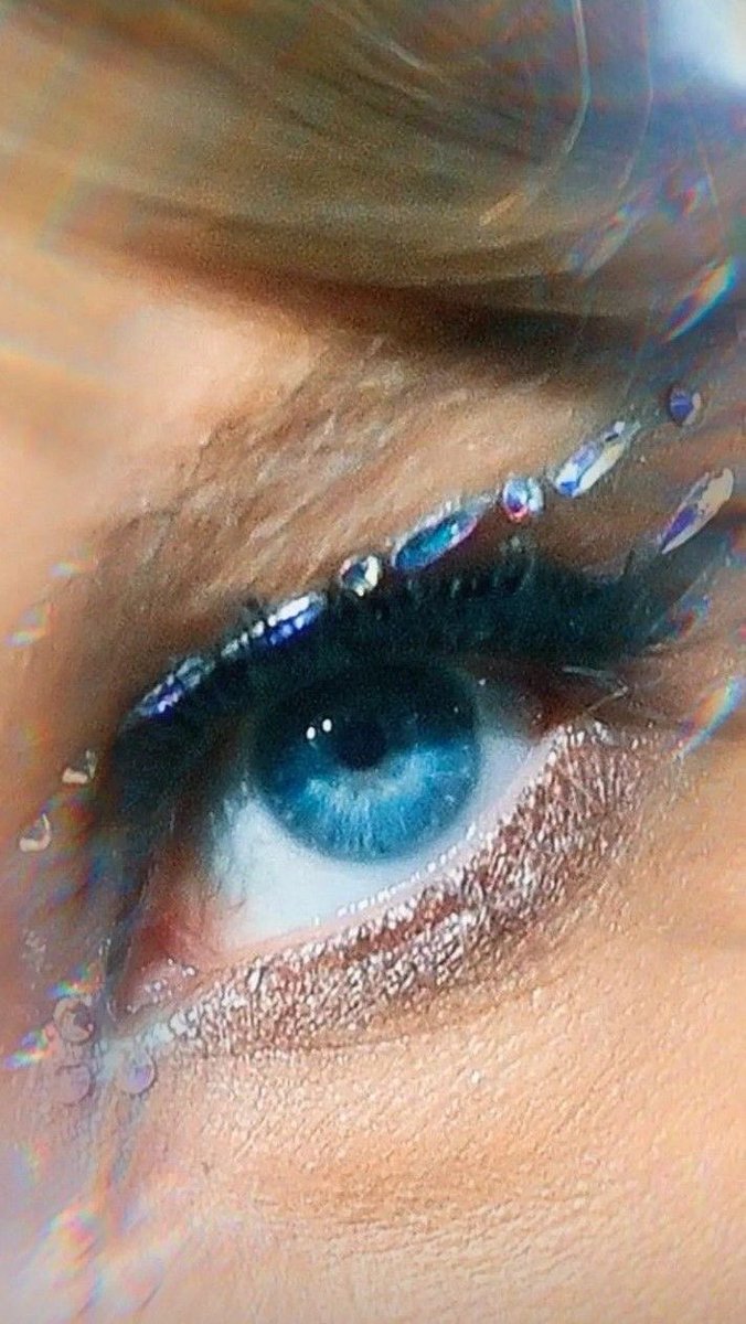 bellazzle's tweet photo. midnight era >>> https://t.co/uDqhIwusWj