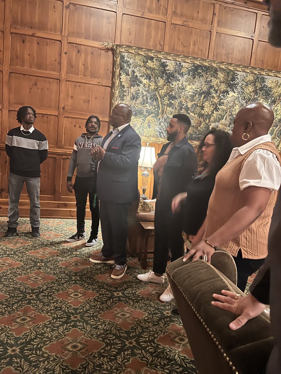 RevMentor's tweet photo. @DoveSoars @SteveVassor @Little1971Kelly @1965Nupe @ants012369 @TramainCrawford @maininitiative @TMLAcademy @Wizdomisms https://t.co/UwF0vcrA4V