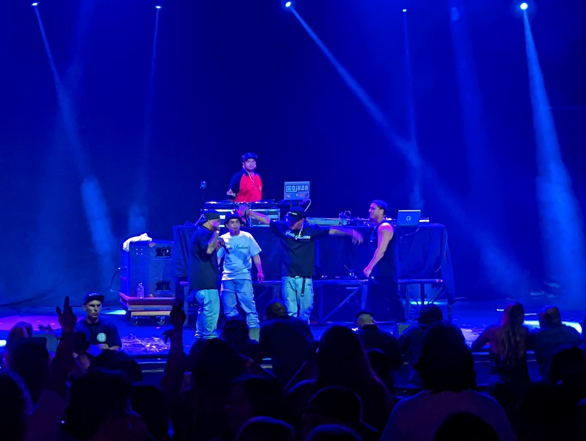 VenturaTheater's tweet photo. Wavy N keeping the party going at The Majestic Ventura Theater. DJ Kasa pumping the jams.
#rapshow #rap #zef #hiphop #zefshow #zefside #dieantwoord #zefhead #dalive #dieantwoordlive #dieantwoordinconcert #zeftofokkendeath #rapper #star #prawn #raprave #dieantwoordontour https://t.co/9vCDvz8fek