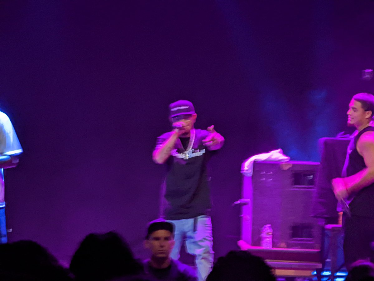 VenturaTheater's tweet photo. Wavy N keeping the party going at The Majestic Ventura Theater. DJ Kasa pumping the jams.
#rapshow #rap #zef #hiphop #zefshow #zefside #dieantwoord #zefhead #dalive #dieantwoordlive #dieantwoordinconcert #zeftofokkendeath #rapper #star #prawn #raprave #dieantwoordontour https://t.co/9vCDvz8fek