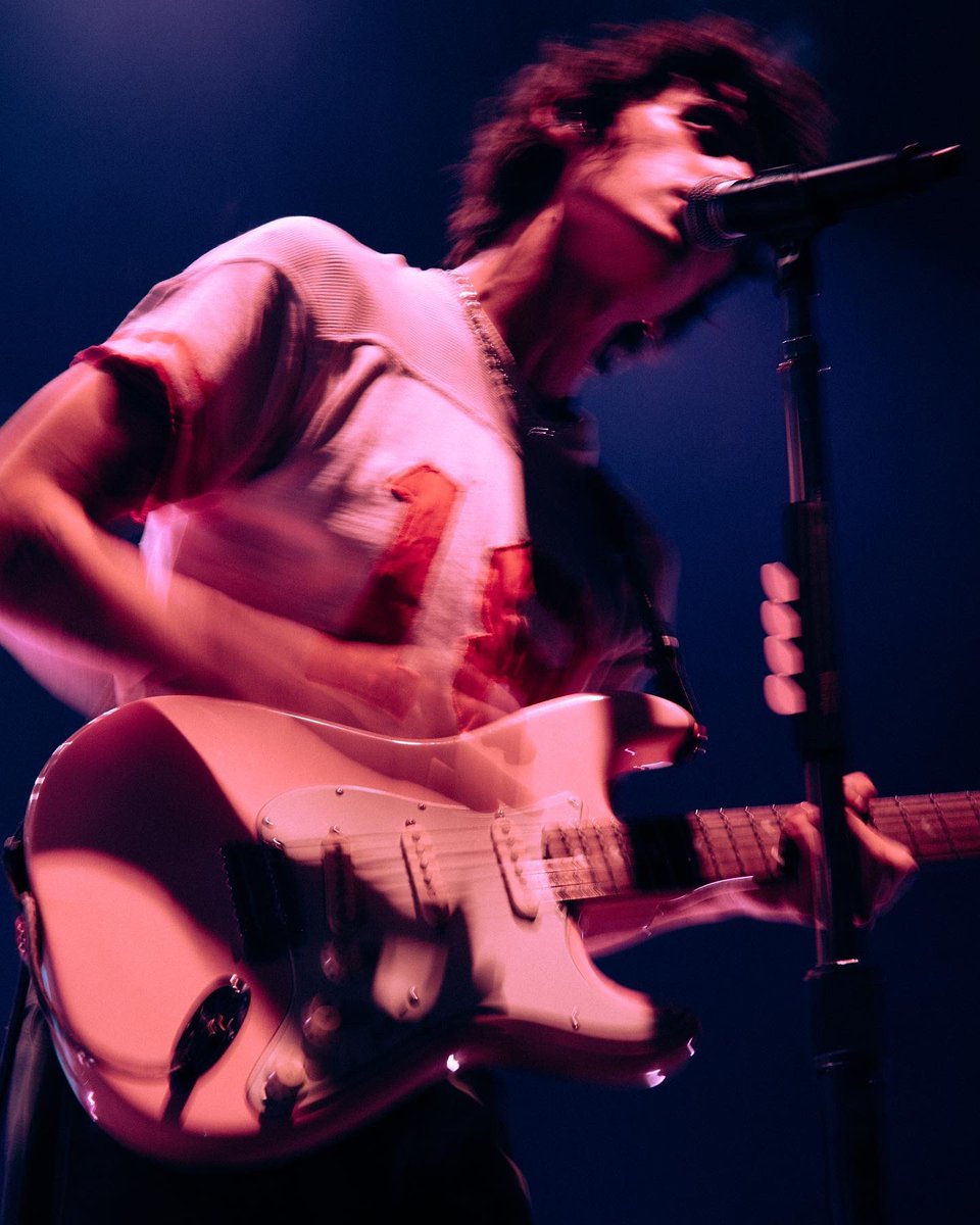 wallowsmusic's tweet photo. SB, LA, Vegas, SLC, Santa Fe, El Paso… you’ve all been wonderful so far. this run continues on with a sold out San Antonio tonight 🫡 https://t.co/Tamyniwaa6