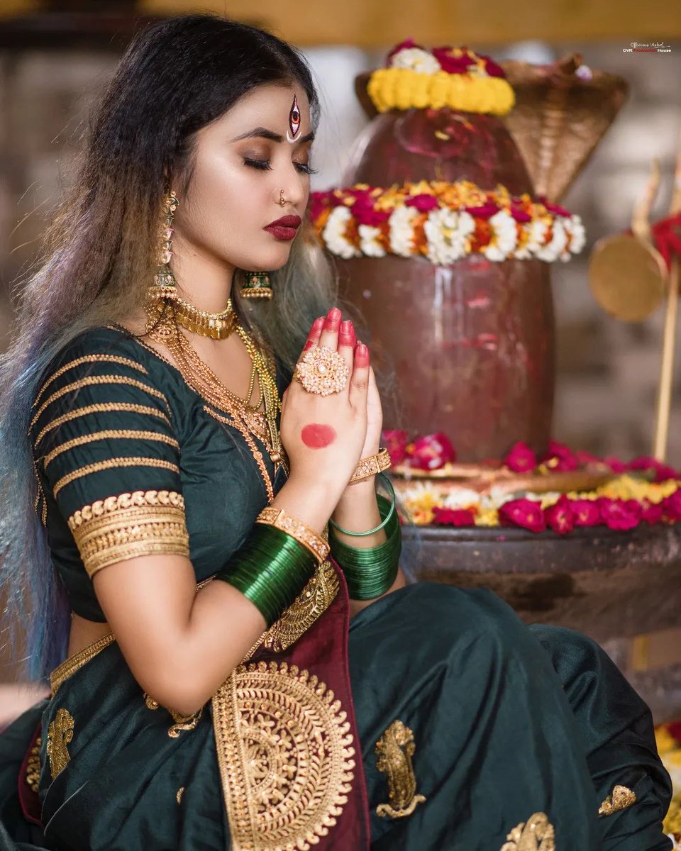 S_geeta1's tweet photo. Suprabhat

तेरे बिना जिंदगी में रात है
तू ही मेरी सुबह तू ही प्रभात है

#हर_हर_महादेव_जय_शिव_शंभू 
#मेरे_महादेव
#मेरी_तन्हाईयाँ https://t.co/aGEPmVYj9f