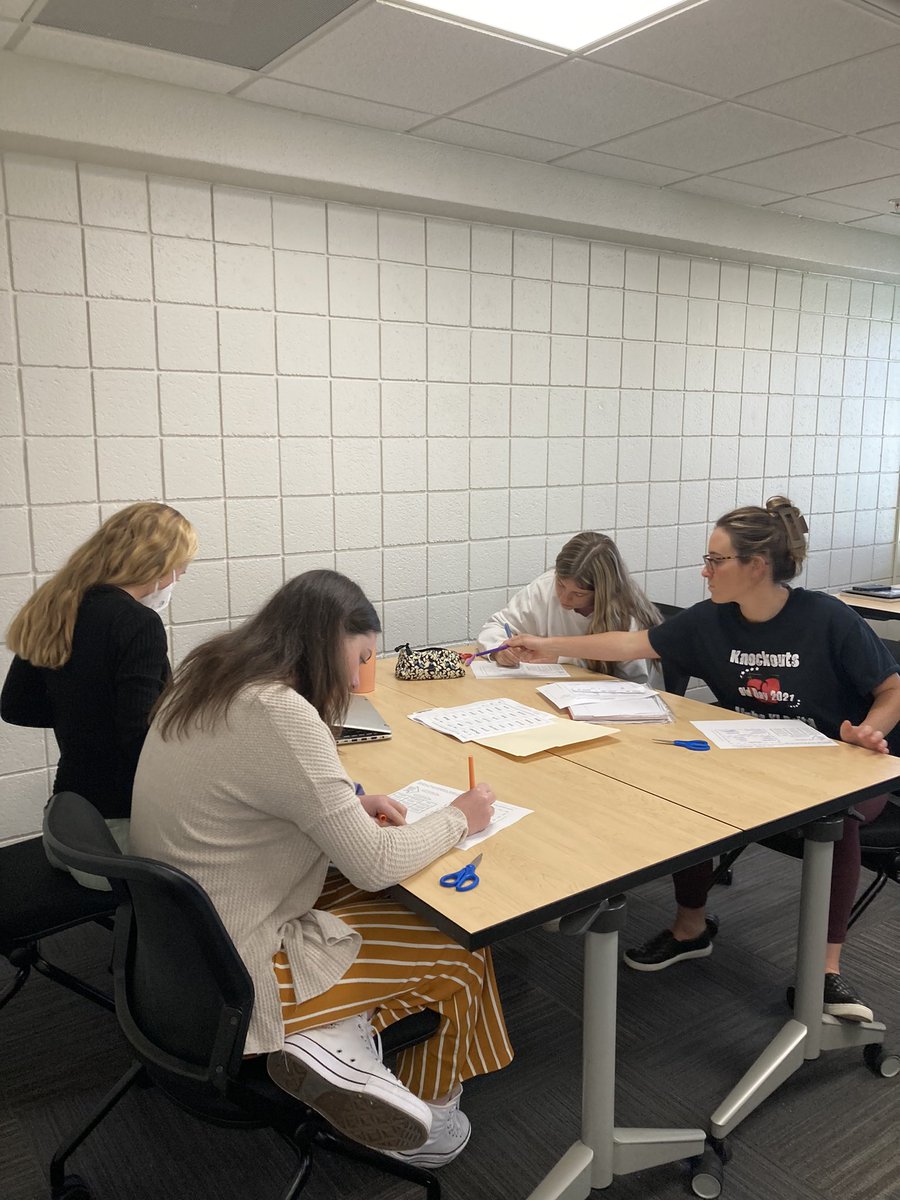 lamiller1999's tweet photo. ELED 412 Level 1 students were working together today in phonemic awareness and phonics stations.@TowsonELED https://t.co/2eLlLxqEa4