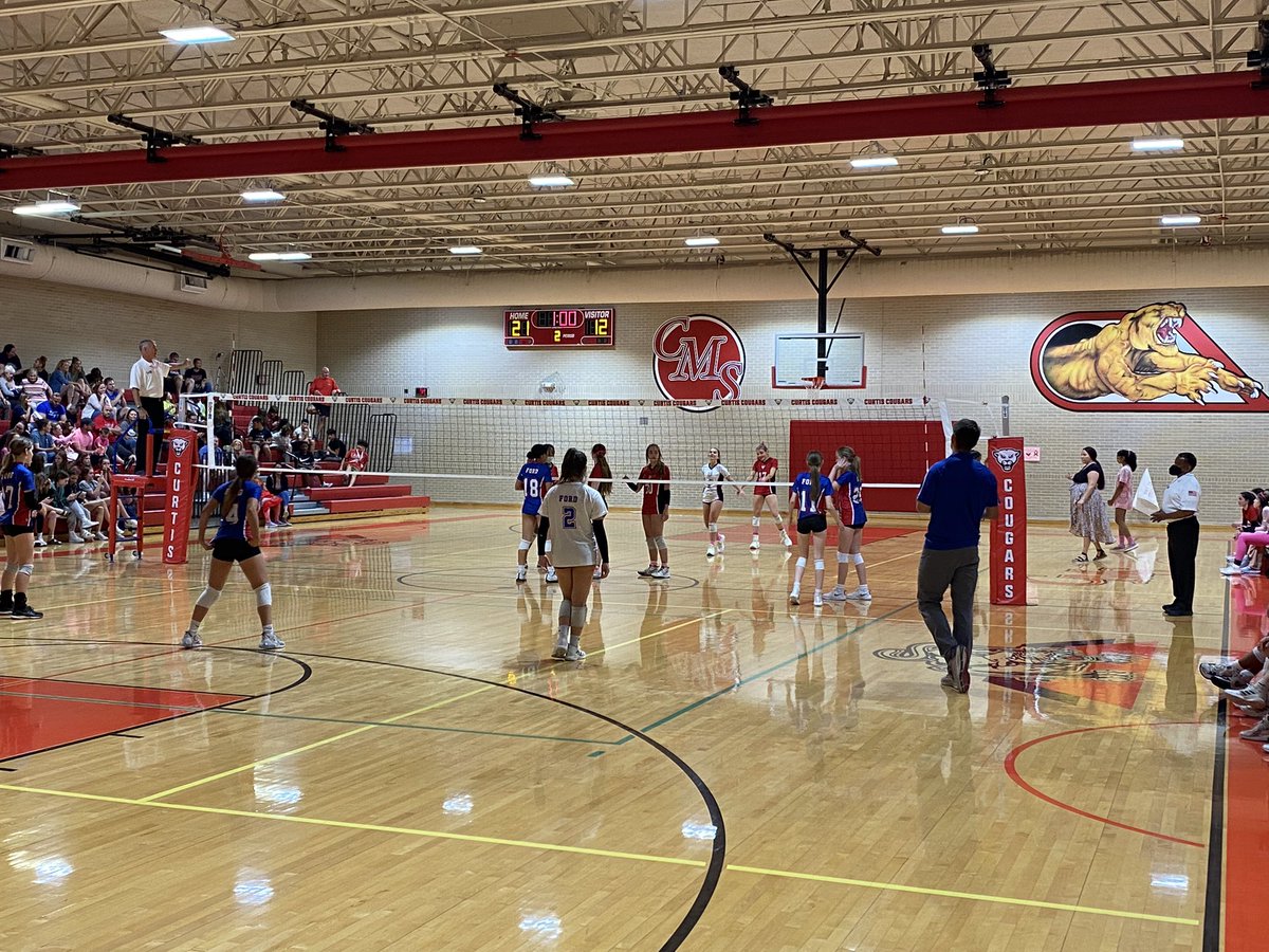 GWLee10's tweet photo. Great night for the 8th grade volleyball team, three wins! C team 25-12,25-12. B team 25-13, 25-13. A team 25-22, 25-16. @curtiscougars https://t.co/ku42a6N3En
