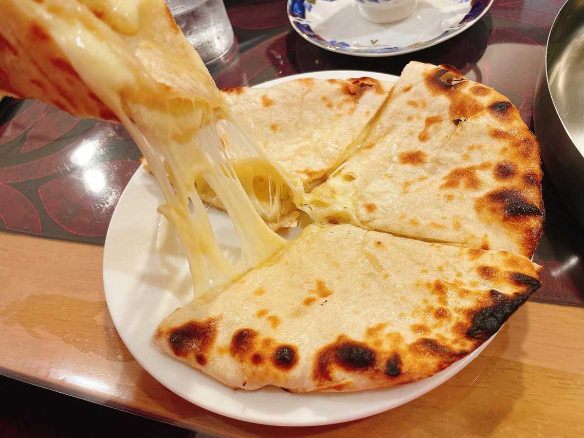 IhoriMika's tweet photo. チーズたっぷり🧀
チーズナン🫓
お腹も心も満たされる🥰
#龍ケ崎市
#インド料理
#��ーズナン
#cheese https://t.co/5SRnqHWXbV