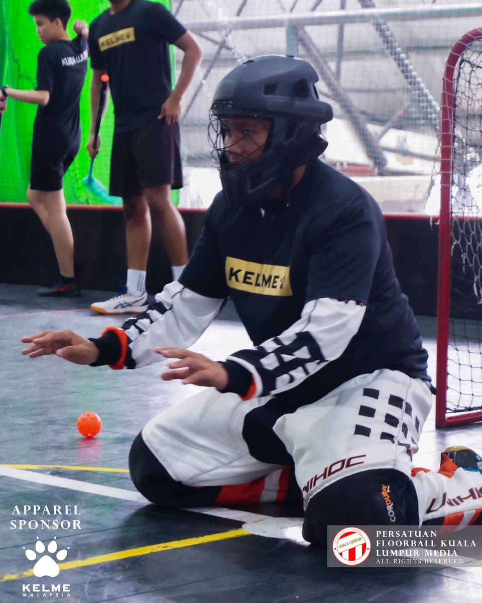 KLFloorballMY's tweet photo. "A golie can't win a match, he can only save it" 

@KelmeMalaysia 

#PFKL #KELME #Floorball #MerdekaCup https://t.co/WS5hOqc6Ta