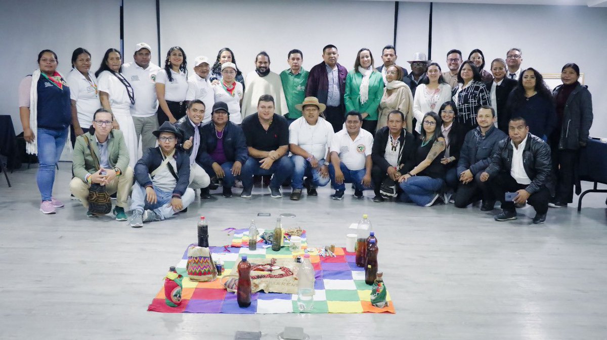 MinSaludCol's tweet photo. La Ministra @CarolinaCorcho se reunió con la subcomisión del Sistema Indígena de Salud Propio Intercultural #SISPI, para seguir avanzando en la construcción de este modelo diferencial de atención, clave para garantizar el derecho a la salud de las comunidades. https://t.co/qHK88eOlFF