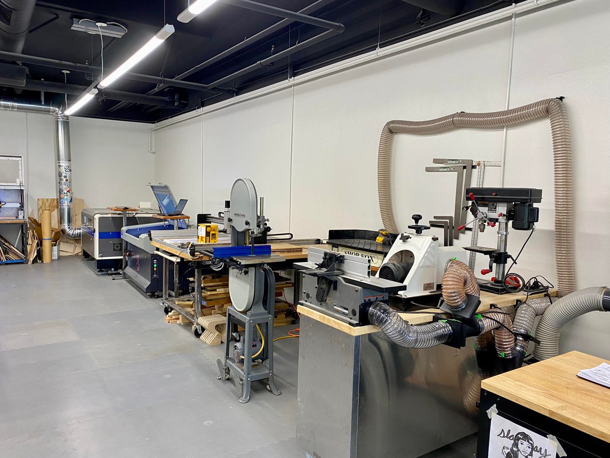 KidToyology's tweet photo. #Architecture students had a Great Field Trip to #STEMbassadors today in #Venutura! Super Awesome #Makerspace! @achs_scorpions @OxnardUnion @OUHSD_CE @VenturaCOE @HFTforSchools @SkillsUSA @actecareertech @instructables @tinkercad #CTE #STEAM #STEM #MakerSpace https://t.co/hcehSthqXJ