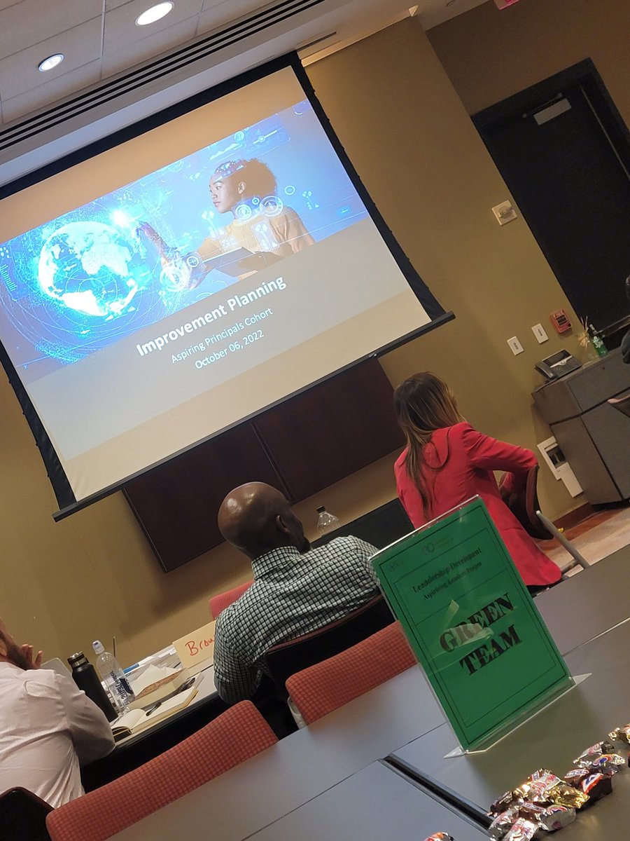 VenishaJ_EdS's tweet photo. What better way to spend your 40th birthday than working on your goals! Tonight's session on #ImprovementPlanning was nothing short of amazing led by Mr.Derrick Hardy. #APSAspiringLeaders #APSConnectedLeaders #APSLeadershipDevelopment @APS_Next @wardellhunterED https://t.co/PQPktjrzFU