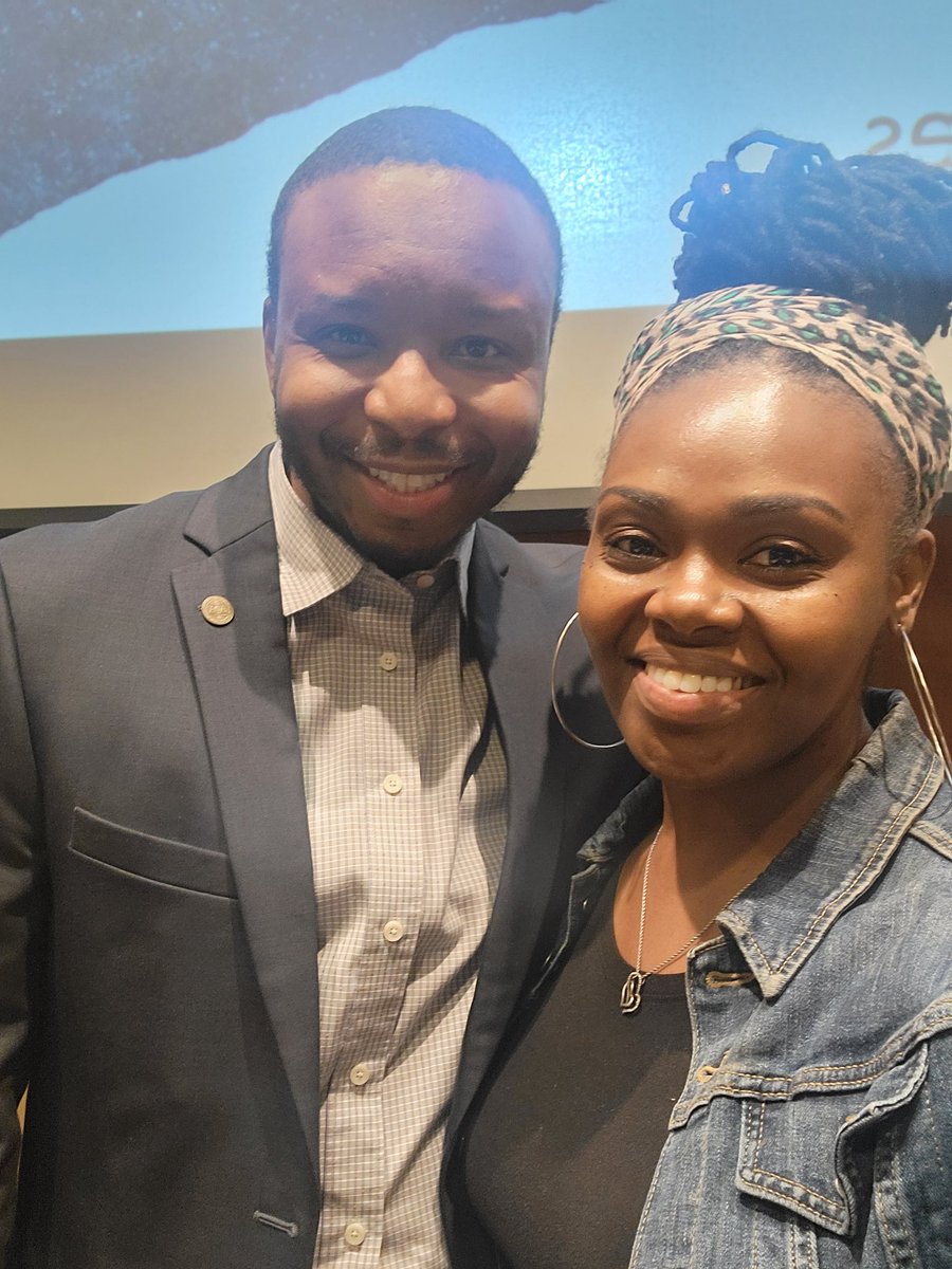 VenishaJ_EdS's tweet photo. What better way to spend your 40th birthday than working on your goals! Tonight's session on #ImprovementPlanning was nothing short of amazing led by Mr.Derrick Hardy. #APSAspiringLeaders #APSConnectedLeaders #APSLeadershipDevelopment @APS_Next @wardellhunterED https://t.co/PQPktjrzFU