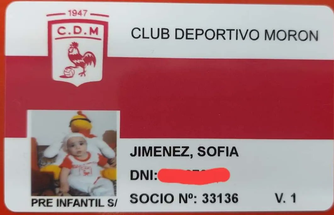gastoncapurro's tweet photo. #MoronEsFamilia 

Bienvenidas las melli!!!
Sofia y Agustina Jimenez nuevas socias del Club Deportivo Moron
⚪️🔴⚪️ https://t.co/NYI3XOuDIb