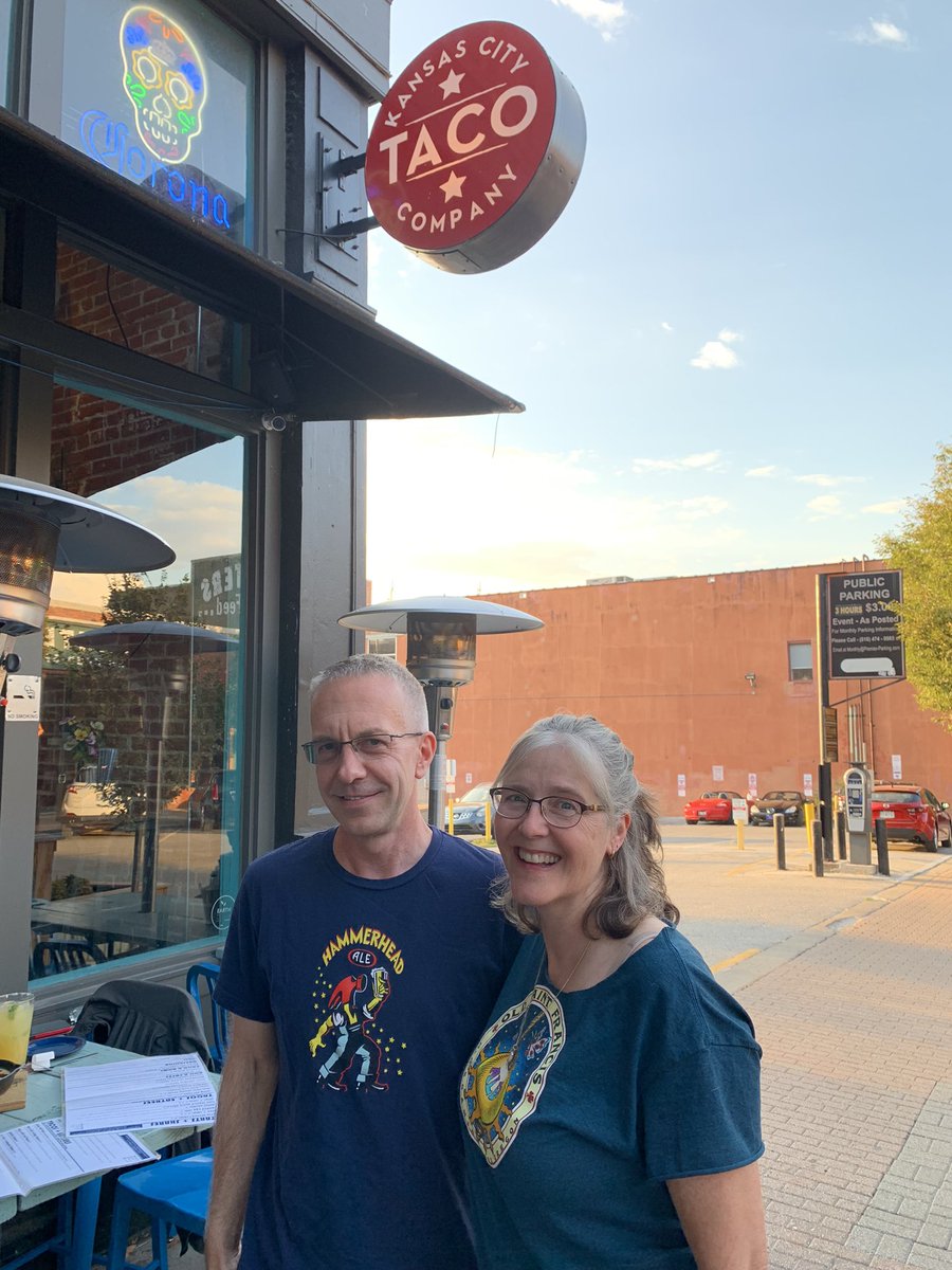 AWeekOrAWeekend's tweet photo. Just a couple of @JesuitHighPDX colleagues meeting up in Kansas City for tacos. #wheninmissouri https://t.co/oDTPYvOBBb
