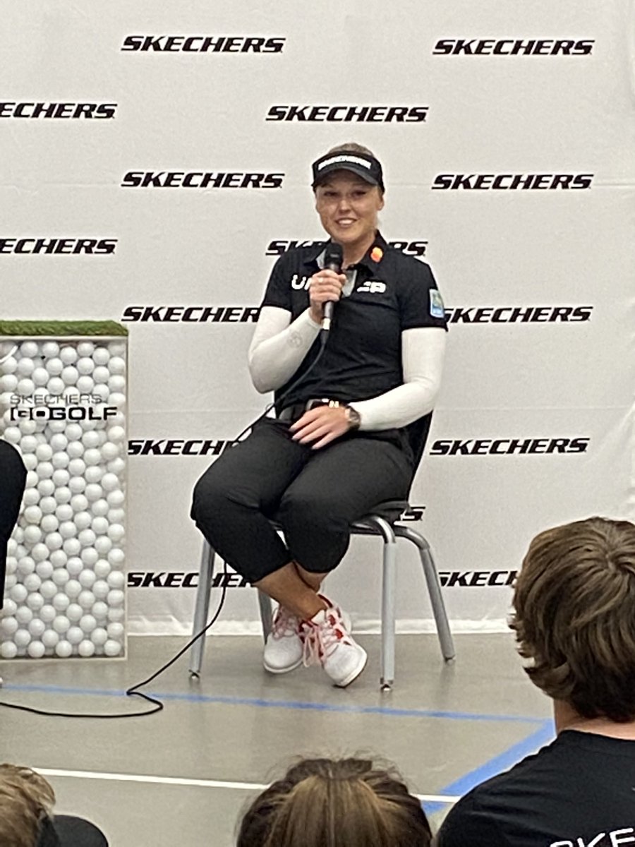JodiStorie's tweet photo. Congrats @BrookeHenderson on an amazing honour and fantastic day. Chimo’s student will not forget your message or presence in our gym! @Sherriemae23 thank you from all staff and students! https://t.co/gAwVUxTSjx