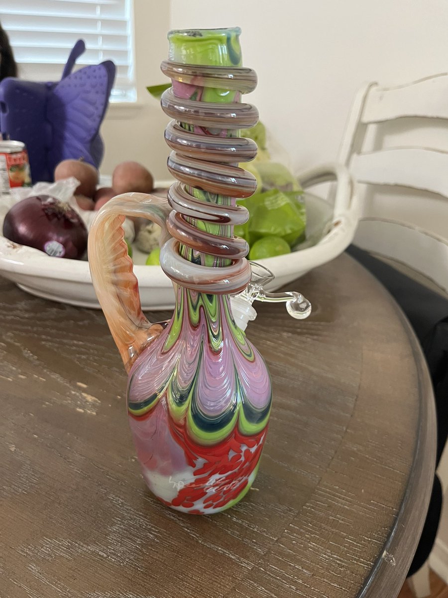 Shout out to <a href="/special_k_nft/">SpecialK Glass</a> @highheckabecka for this sweet piece and @MISSAYSHA_ for gifting me her giveaway prize. I really appreciate it 🙏🏽
