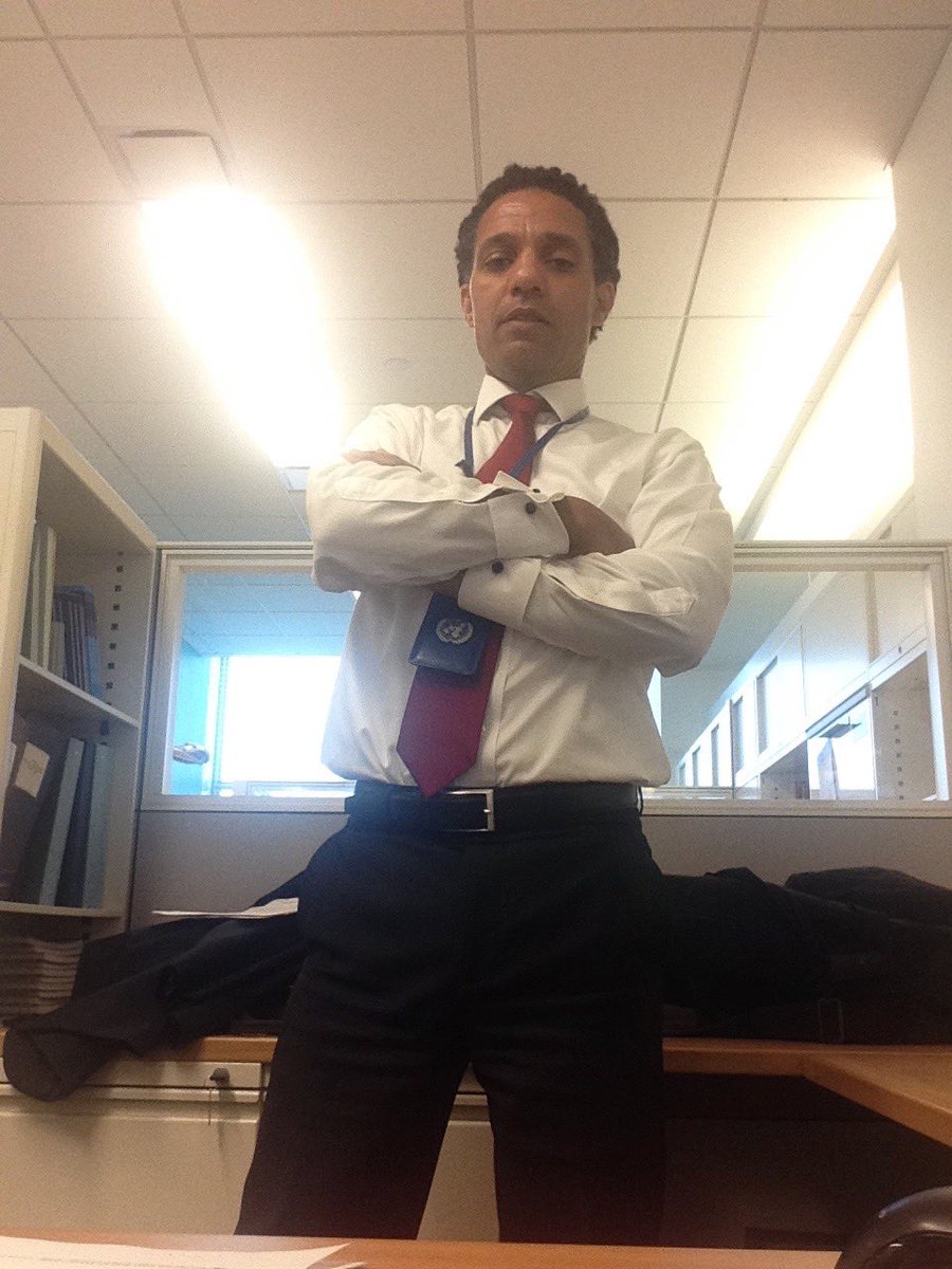 KevinHunter10's tweet photo. My days working for the United Nations HQ 🇺🇳. Suit and tie   @KevinHunter10 @Hervemusic https://t.co/mGfKFUUjda