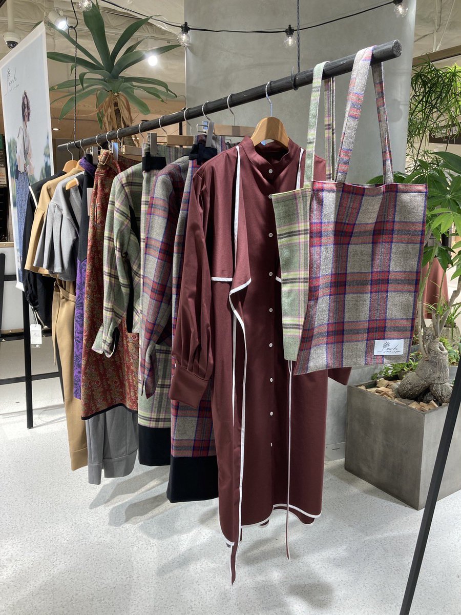 KFdesign_32's tweet photo. ARATASHI POPUP @阪神梅田本店
3日目スタートです!
今日はあいにくの雨ですが、どよっとした雰囲気を吹き飛ばす素敵なお洋服がお待ちしておりますので、ぜひお越し下さいませ✨
阪神梅田本店 4Fイベントテラス
10/7 10:00~20:00
@hanshin_reaclo
#Ruimeme
#SUBLIMATIO
#jesh
#Filvoir https://t.co/HQYpQqk6Hz