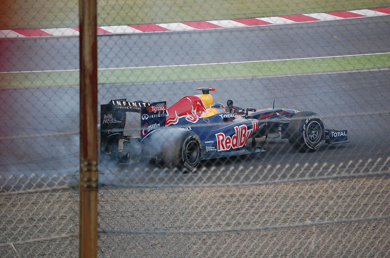 mtmmitaka's tweet photo. おはようございます！
さて今日からついにF1日本GP開幕！
角田選手がんばれ！
私はお店で観戦致します！

写真は2011年現地にて撮影した
今年引退のセバスチャンベッテル
決勝レース終了後
チャンピオン決定したベッテルが
目の前でドーナツターンかましてくれたのは
最高でありました！
#f1 #F1jp https://t.co/1cIVyt9eff