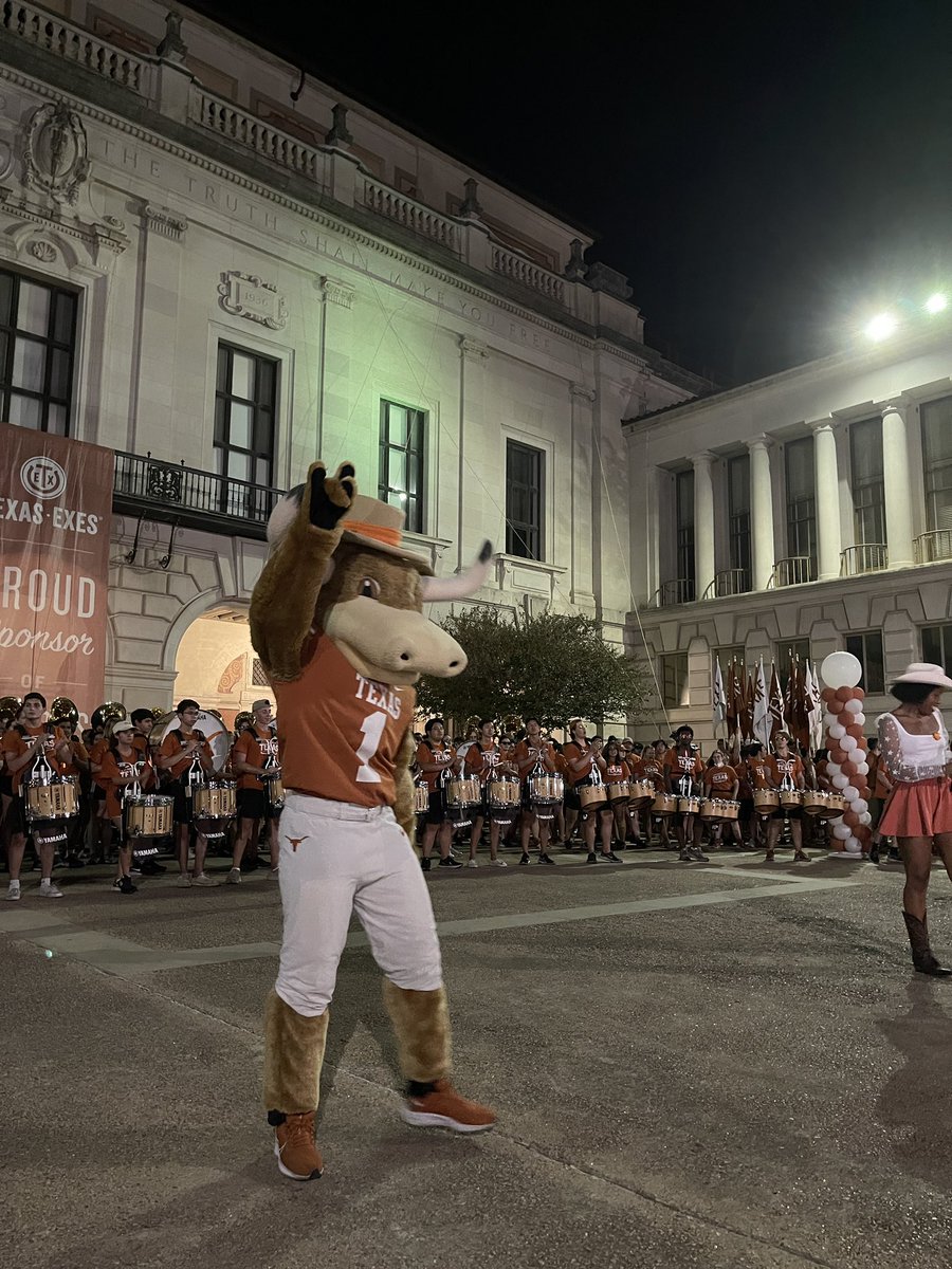 Does someone have the time? 👀