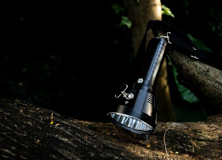 ImalentLight's tweet image. Imalent MS18 is a must-have in large area surveillance gadget, the 100,000 lm output and wild beam is truly remarkable. 

Learn More: imalentstore.com/products/imale…

#gadget #powerfulflashlight #flashlight #torch #MS18